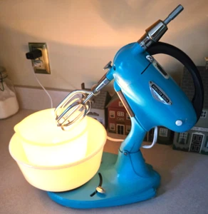Vintage 1940's Hamilton Beach For Display Mixer + Bowls Model G Custom Lamp BLUE - Picture 1 of 24