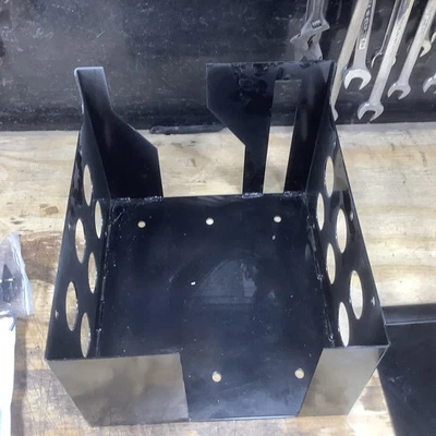 Portaherramientas Multi Rack para Sierras de Cadena y Herramientas de Paisaje Foto 1 de 4