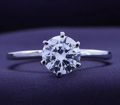 Anillo de compromiso de diamantes cultivados en laboratorio de 4,02 quilates - redondo, ideal, VVS2, GH - platino Foto 1 de 4