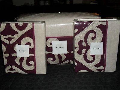 NATORI SUMATRA 3 PIECE BEIGE MAROON DUVET AND SHAM SET QUEEN - Image 1 of 4
