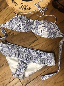 Nwot 2 Chilies Blue Floral Ruffle Skirt Bikini 2 Piece Swimsuit Adjustable Top - Picture 1 of 7