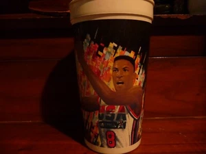 SCOTTIE PIPPEN SOUVENIER BASKETBALL CUP 1992 32 OUNCE #8 OF THE SET - Picture 1 of 3