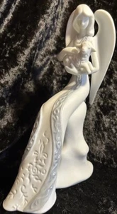 Vintage Avon Biskuit Dame Engel mit Flügeln hält Baby Lamm. Rentner 1996. - Bild 1 von 7