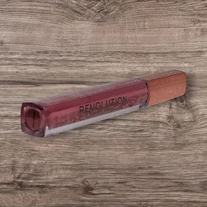 Makeup Revolution LIP VINYL INTENSE SHINE LIPGLOSS 0.12 fl oz DOLLHOUSE Sealed - Picture 1 of 24