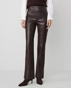 NEU $ 129 Ann Taylor The petite Kunstleder Skinny Schlaghose braun Gr. 2P - Bild 1 von 4