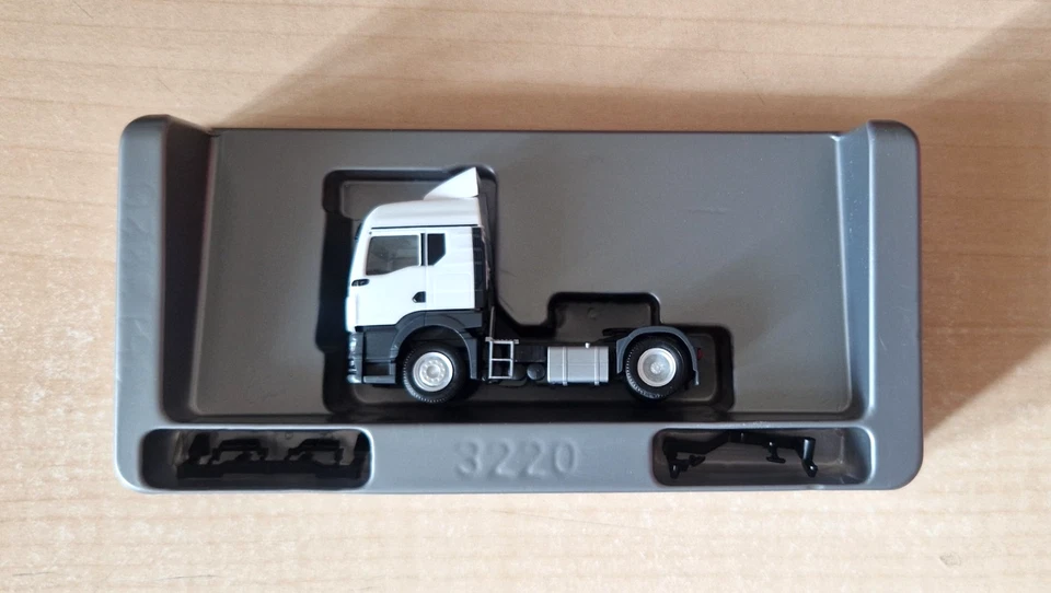 Herpa 314596 MAN TGS trattore stradale neutro bianco 1:87 OVP - Immagine 1 di 4