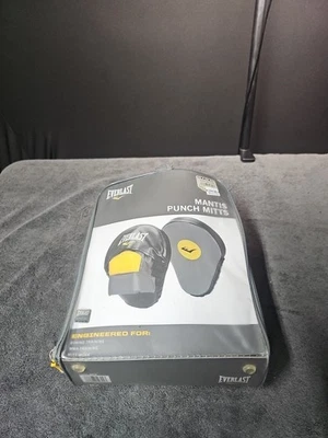 Everlast Mantis Punch Mitts Model 4416 - Image 1 of 4