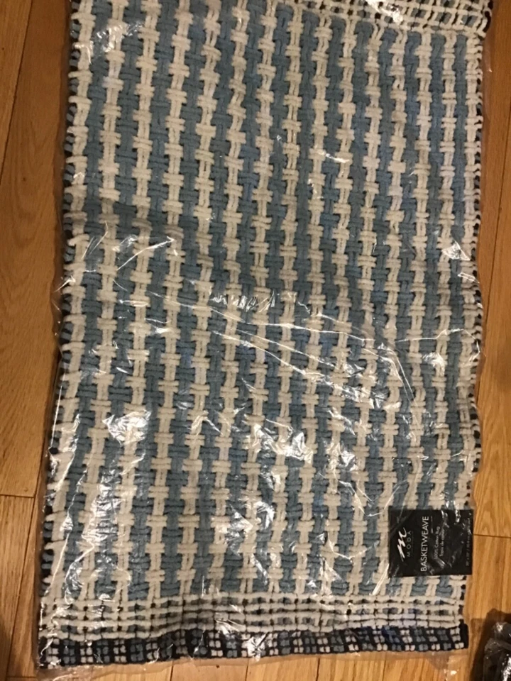 Moda basket weave chenille rug blue new 20’ by 32’  long cotton rug  - Image 1 of 4