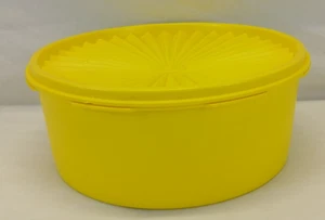 Vintage Tupperware HARVEST Yellow Large Servalier Container # 1204-8  w/Lid - Picture 1 of 9