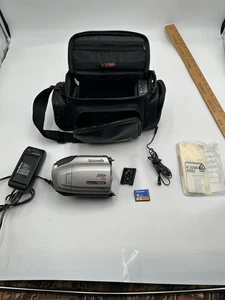 Panasonic Palmsight PV-L759D 4" LCD 300xDigitalPalmcorder Camcorder tested Works - Picture 1 of 10