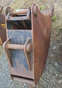 Tieflöffel für Bagger mit Auswerfer Breite 33 cm Bolzendurchmesserr 45 cm - Bild 1 von 2