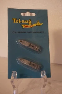 Tri-ang minic 1/1200 diecast ships Sandown class mine hunters - Picture 1 of 1