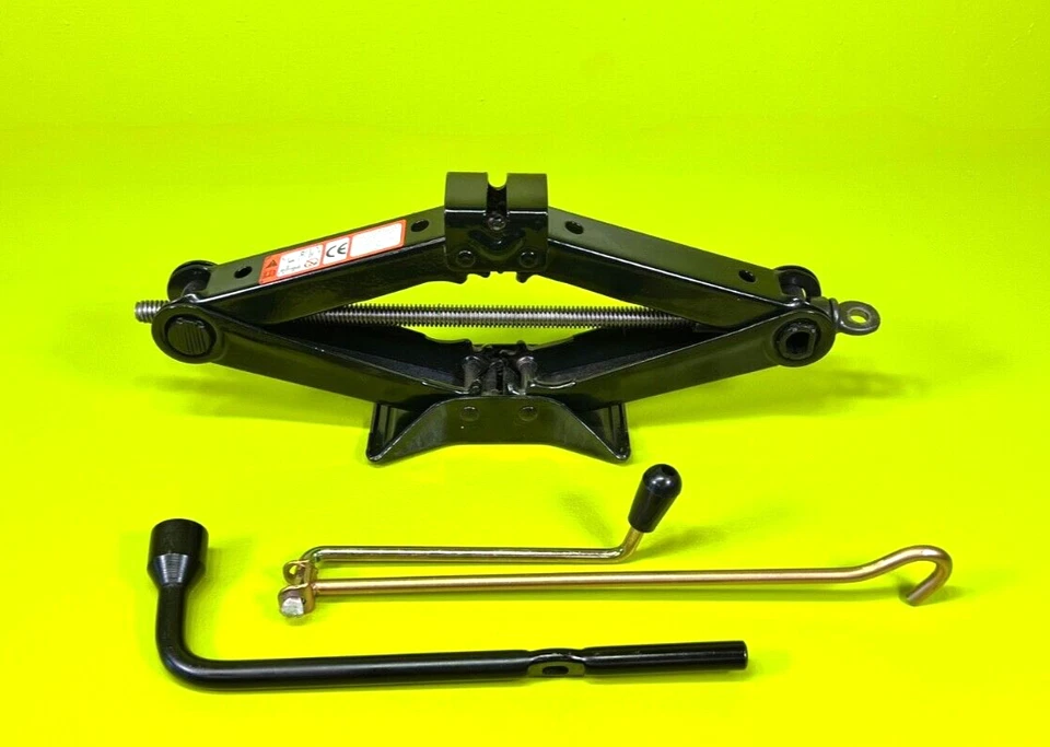 JACK ASSEMBLY 带 JACK 手柄和 LUG WRENCH 适合:2007 - 2021 年 MAZDA 3 — 第 1/1 张图片