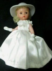 #1 Caucasian Bride 5" Doll Madame Alexander 2001-02 McDonalds Toy MIP RETIRED - Picture 1 of 7