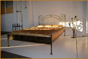 Schönes doppel Metallbett Amanda 180 x 200 mit gehämmertem Blech + Rollrost  - Bild 1 von 1