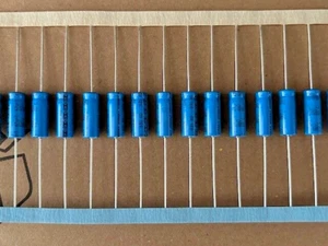 100 pezzi Elko MAL203127479E3 - Vishay - 47uF - 40V -10% - 85° - Assiale - Foto 1 di 2
