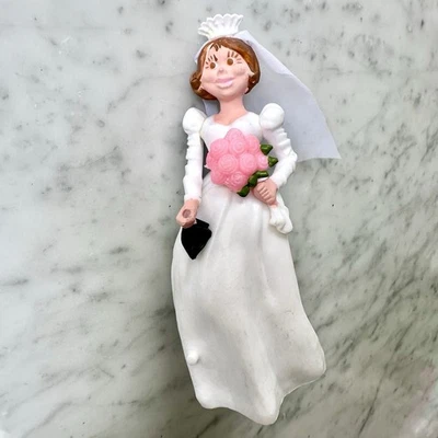 复古 1972 年 Wilton Bride 婚礼蛋糕装饰 — 第 1/3 张图片