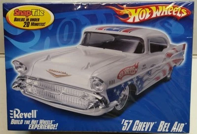 ESTATE - 1957 Chevy BELAIR  Molded White & Black 1/25 Snap Tit Plastic Model Kit - Image 1 of 3