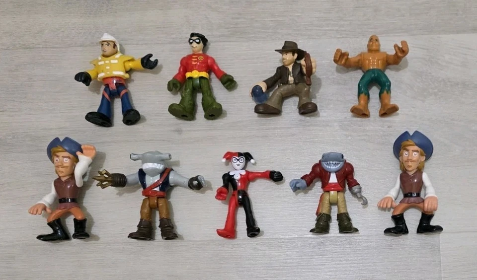 9 x PAQUETE FIGURAS FISHER-PRICE IMAGINEXT PIRATA TIBURÓN BATMAN ROBIN HARLEY QUINN Foto 1 de 4