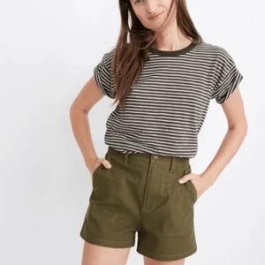 Madewell NWT Camp Cargo Shorts in Kale Green Olive #AJ524 Women's size Small - Picture 1 of 5
