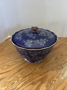 Temp-Tations ~ Floral Lace ~ Blue ~ Large Deep Covered Scalloped 3-qt Salad Bowl - Picture 1 of 7
