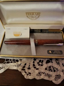 Pregiata Penna Stilografica Ferrari Da Varese - Foto 1 di 3