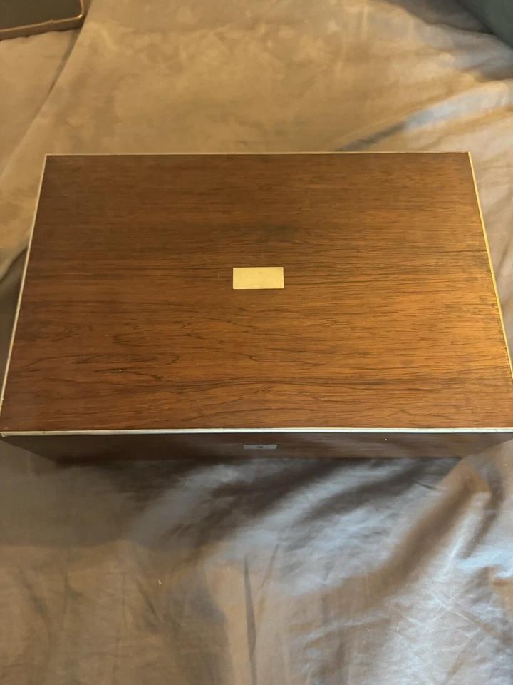 Caixa de joias folheada a pau-rosa antiga do século XIX escrita cômoda - Imagem 1 de 4