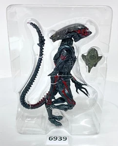 NECA Aliens Night Cougar Alien Kenner Tribute NO BOX But NEW Never Used - Picture 1 of 2