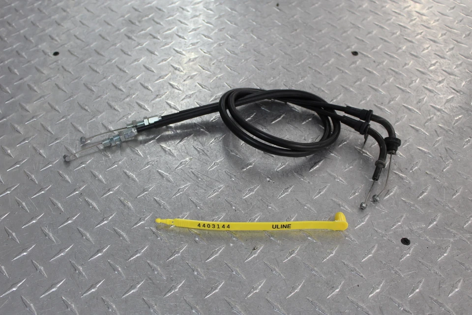 2003 SUZUKI GSXR600Z LIMITED THROTTLE CABLES LINES - Image 1 of 4