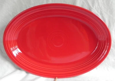 Fiesta Serving Platter in Red, 13 1/2" x 9 3/8", Homer Laughlin Fiestaware, Exc. - Image 1 of 4