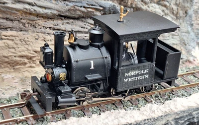 Bachmann Spectrum 25562. 0-4-2 Porter Loco DC. Re-lettered Norfolk & Western VGC - Image 1 of 4