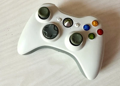 Xbox 360 Controller Wireless White Official Microsoft (Model 1403) Working - Image 1 of 4