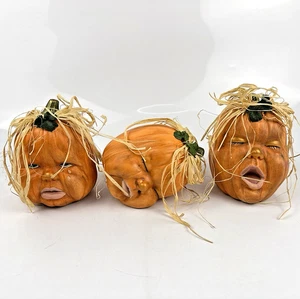 3 espeluznantes cabezas de calabaza antropomórficas cara de bebé cerámica decoración vintage de Halloween - Imagen 1 de 12