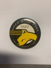  1985 Iowa Hawkeyes Football Homecoming Pinback Button Pin Hayden Fry Long