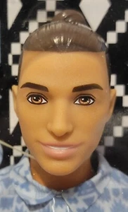 Barbie Ken Fashionista #13 Hipster Latino Top Bollo Denim Conjunto NRFB - Imagen 1 de 4