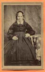 CDV Portrait einer Dame geboren im 18. Jahrhundert um 1860 alte Carte de Visite - Bild 1 von 2
