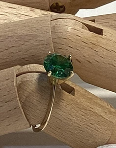 Green CZ Solitaire Ring 14k Yellow Gold Delicate Band Size 6 - Picture 1 of 10