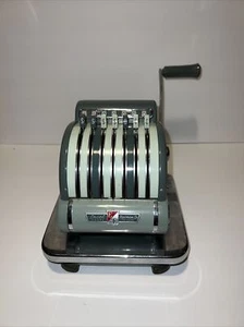 Vintage F & E Check Protector By Hedman, Green with key - Picture 1 of 5