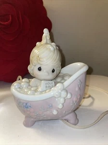 Vintage Precious Moments Jonathan David Retired Rare Girl Bubble Bath Figurine - Picture 1 of 3