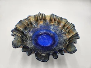 Antica ciotola Fenton vetro carnevale prigioniero rosa blu cobalto pesante iridescente 8" - Foto 1 di 20