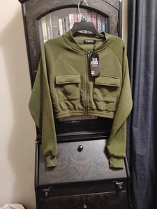B Free Green Cropped Zip Up Jacket Size Medium Neu mit Etikett - Bild 1 von 6