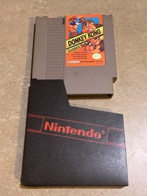 Donkey Kong Classics Nintendo NES + Dust Cover Cartridge Sleeve - Nice!! 😎🔥