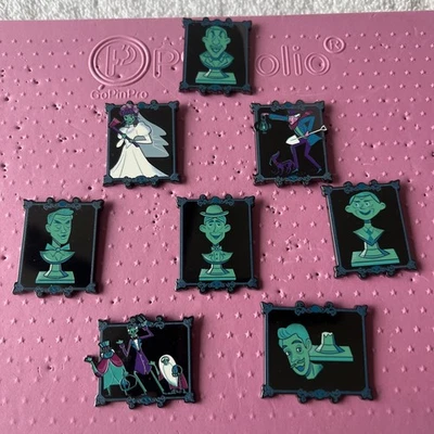 Juego de caja de prendedores misteriosos de mansión embrujada de los parques de Disney 2023 - Juego completo de 8 prendedores Foto 1 de 4