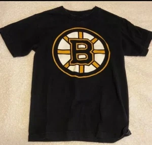 NHL Boston Bruins Hockey ShortsleveShirt B Logo Solid Black T-Shirt Size Small - Picture 1 of 3