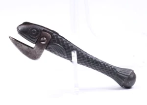VTG ANTIQUE OLD RARE GERMAN CAST IRON FISH SHAPE CAN OPENER / SARDINE BOX KNIFE - Picture 1 of 6