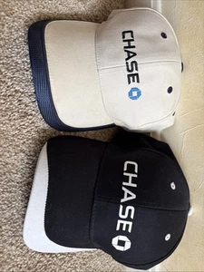 Cappelli Chase Bank. 2 diversi. - Foto 1 di 4