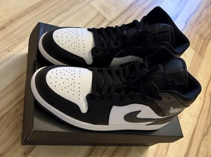 Nike Air Jordan 1 Mid - Grau Weiß/Black Iron Grey White - Sneaker Gr 45 -NEU/OVP - Bild 1 von 9