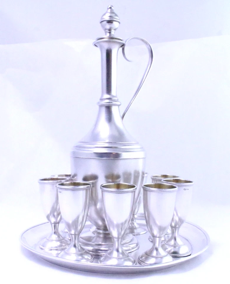 Juego de cordiales y platos decantadores de plata rusos 875 y 916 Foto 1 de 4
