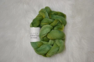 Hand Dyed Superfine American Merino Top Roving Green 4oz Braid Spinning - Picture 1 of 2
