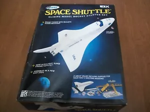 NEW VINTAGE ESTES SPACE SHUTTLE GLIDING MODEL ROCKET STARTER SET - Picture 1 of 17